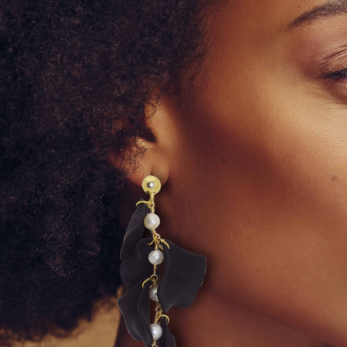 Miccy's | Black Rosa | Resin Earrings